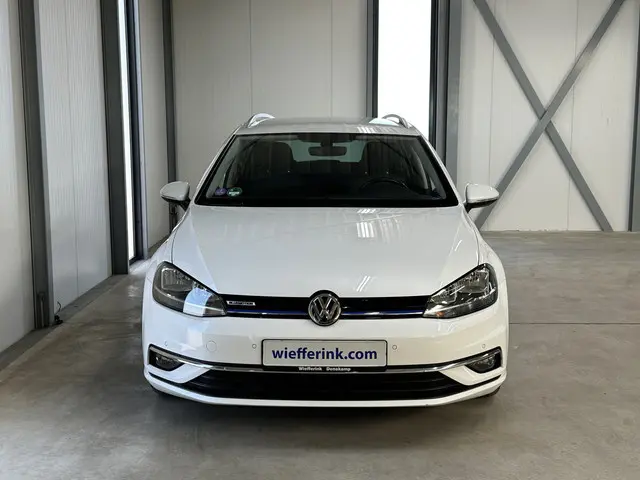Volkswagen Golf Variant 1.5 TSI Highline | Navi | Camera | Trekhaak |