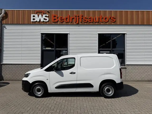 Peugeot Partner 1.2 PureTech Premium / vaste prijs rijklaar € 11.750 ex btw / lease vanaf € 198 / ai...