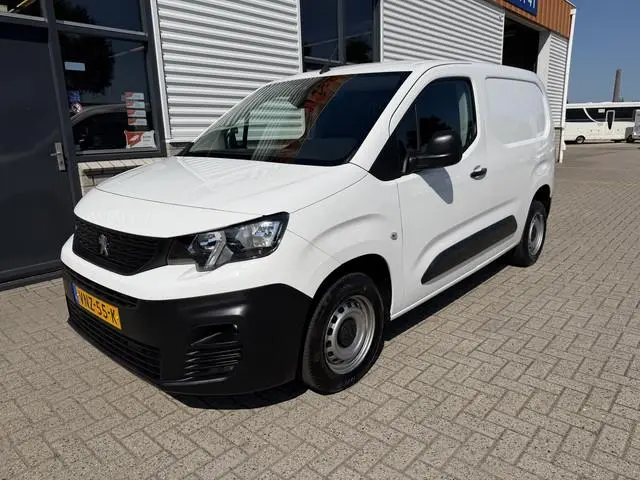 Peugeot Partner 1.2 PureTech Premium / vaste prijs rijklaar € 11.750 ex btw / lease vanaf € 198 / ai...