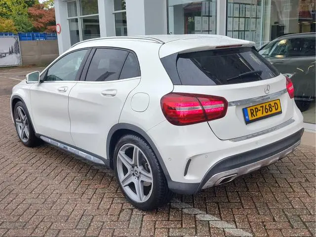 Mercedes-Benz GLA-klasse 180 ACTIVITY EDITION AUTOMAAT Clima | Navi | Cruise | Alcantara