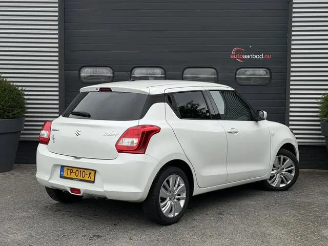 Suzuki Swift 1.2 Select | Navigatie | Camera | DAB | Lichtmetalen Velgen | Airco |