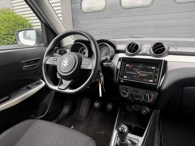 Suzuki Swift 1.2 Select | Navigatie | Camera | DAB | Lichtmetalen Velgen | Airco |