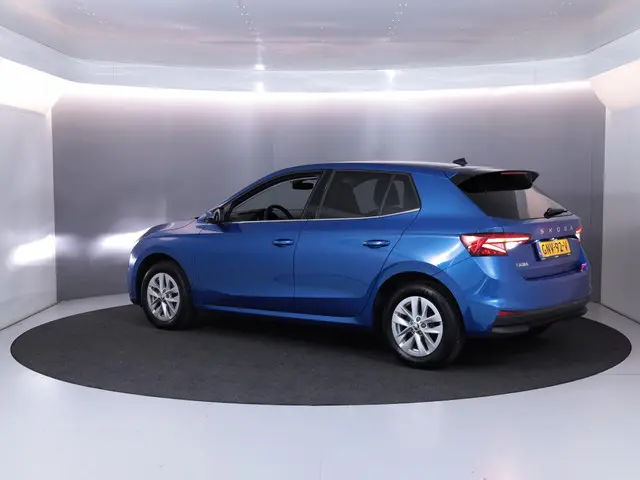 Skoda Fabia 1.0 TSI Business Edition 95 pk | Verlengde garantie | Navigatie via App | Parkeersensore...