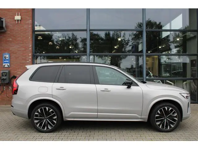 Volvo XC90 T8 Plug-in hybrid AWD Ultra Dark | Luchtvering | Head up display | 360 camera