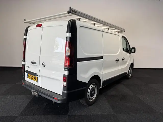 Nissan NV300