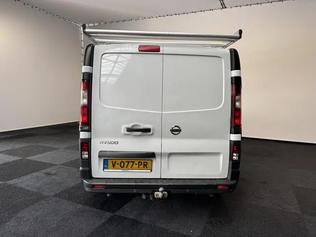 Nissan NV300
