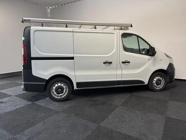 Nissan NV300
