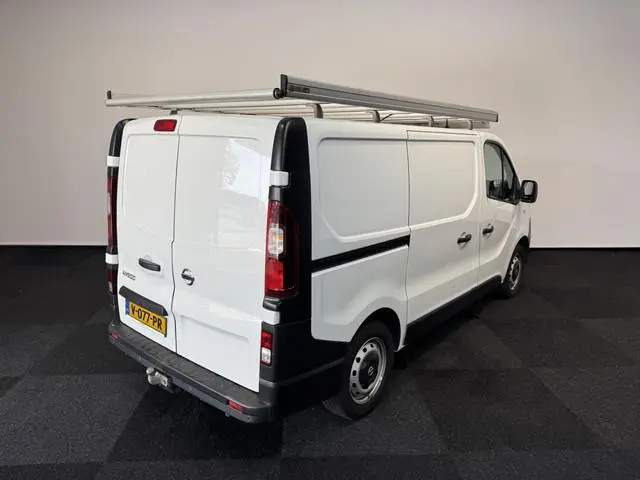 Nissan NV300
