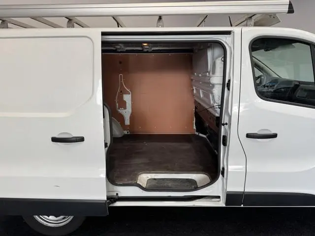 Nissan NV300