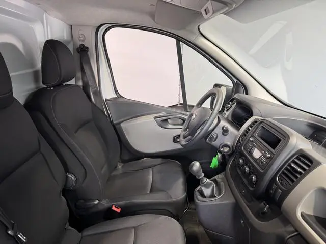 Nissan NV300