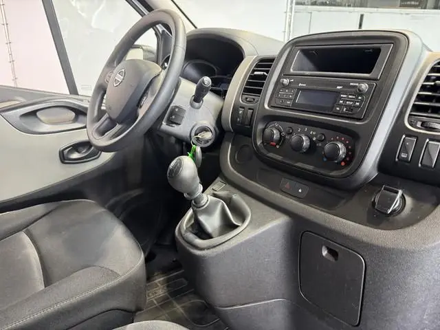 Nissan NV300