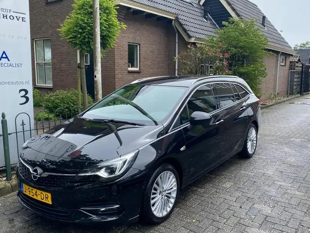 Opel Astra Sports Tourer 1.2 Elegance