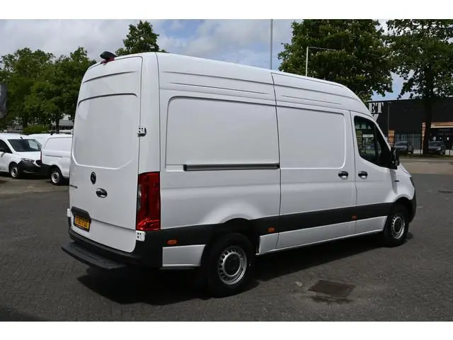 Mercedes-Benz eSprinter 314 L2H2 Pro 81kWh RWD DC opladen 115kW, Geveerde stoel, Etc.