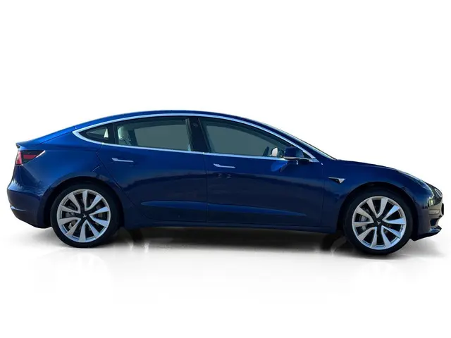 Tesla Model 3 Long Range 351 PK AWD 75 kWh ✅ Trekhaak ✅ Pano ✅ Leder