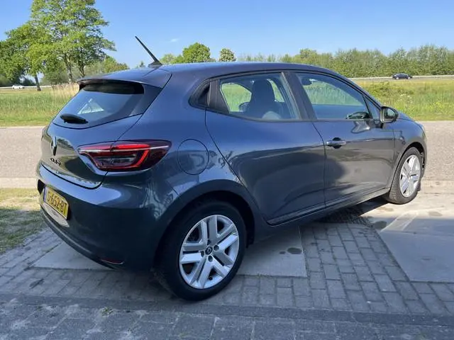 Renault Clio 1.0 TCe / Apple Carplay - Android Auto / Parkeersensoren. Achter / Cruise / 2e Pinkster...