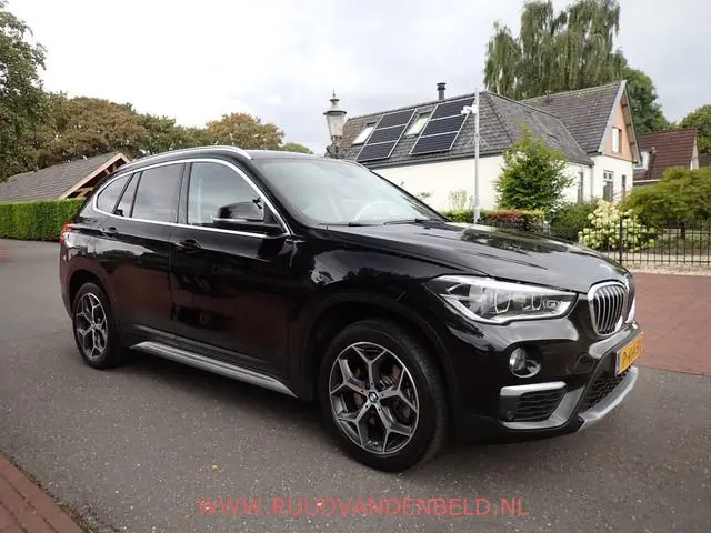 BMW X1 xDrive20i HEAD-UP / NAVI / CAMERA / TREKHAAK