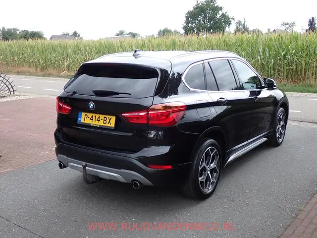 BMW X1 xDrive20i HEAD-UP / NAVI / CAMERA / TREKHAAK