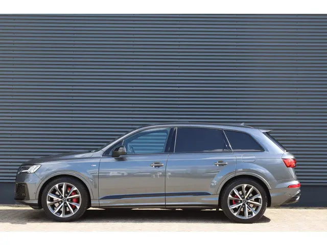 Audi Q7 60 TFSI e quattro 456pk S-Line Competition Pano/B&O Advanced/Alcantara hemel/360/Keyless/Ser...