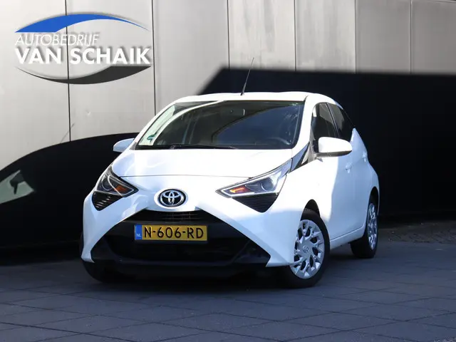 Toyota Aygo 1.0 VVT-i x-play | CAMERA | ELEK. SPIEGELS | BLEUTOOTH | CRUISE | AIRCO |