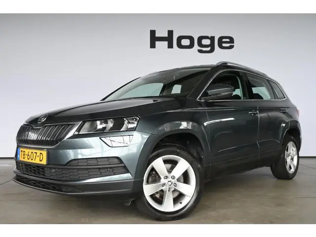 ŠKODA Karoq 1.0 TSI Ambition Business Automaat Cruise Clima Trekhaak Navigatie CarPlay Goed Onderhou...
