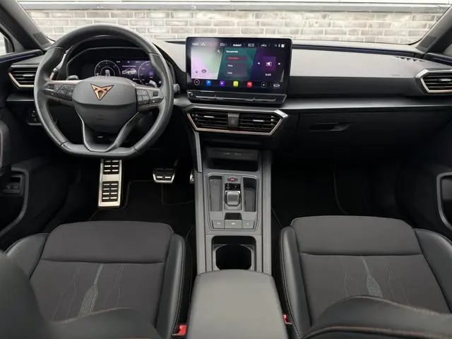 CUPRA Leon Sportstourer 1.4 e-Hybrid Black Edition | Panorama | Carplay | Camera | Virtual | LED | 