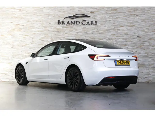 Tesla Model 3 RWD 60 kWh Highland | RWD PREMIUM | AUTOPILOT | STOELVENTILATIE | STOELVERW. V + A | N...