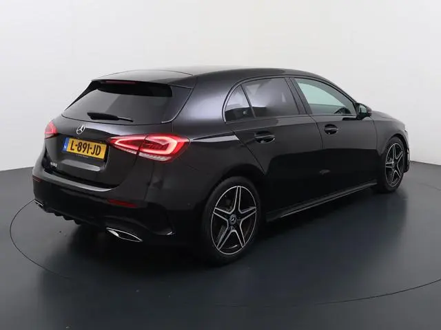 Mercedes-Benz A-klasse 180 AMG line | Night Sfeer
