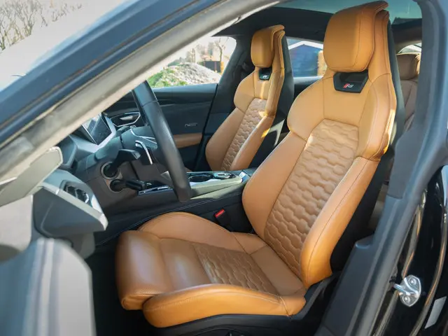 Audi e-tron GT RS 93 kWh 598pk | Keramische remmen | Volleder Exclusive | 22”| Panodak | Stoelkoelin...