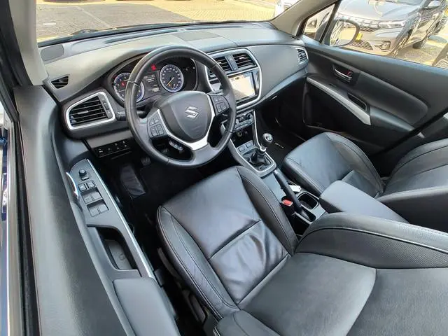 Suzuki S-Cross