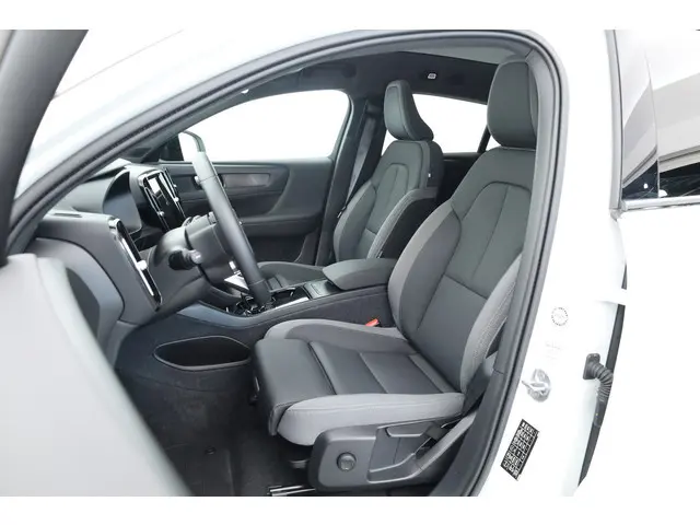 Volvo C40 Single Motor Plus 69 kWh | Rijklaar! | Pano | Dig. Cockpit | Bliss | Camera+PDC | Stuur-st...