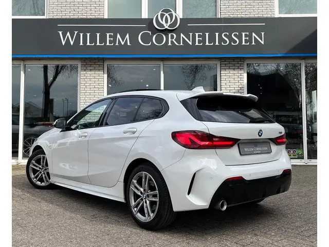 BMW 1-serie 118i M-Sport Business Edition Pano HiFi Stoelverwa