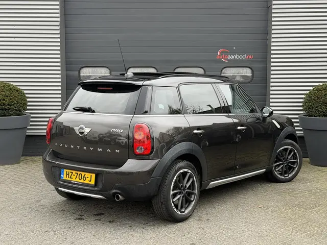 Mini Mini Countryman 1.6 Cooper Pepper | Panoramadak | Navigatie | Lederen Bekleding | Parkeersensor...