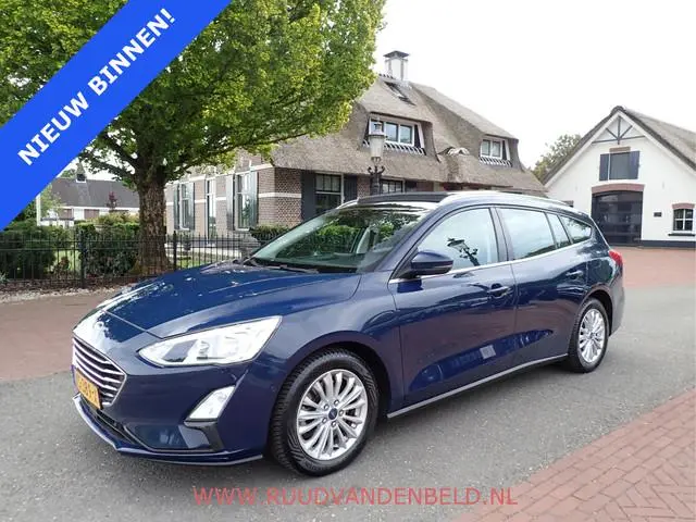 Ford Focus Wagon 1.0 EcoBoost Titanium Business / CAMERA / PANO / TREKHAAK / KEYLESS / ACC