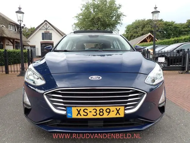 Ford Focus Wagon 1.0 EcoBoost Titanium Business / CAMERA / PANO / TREKHAAK / KEYLESS / ACC