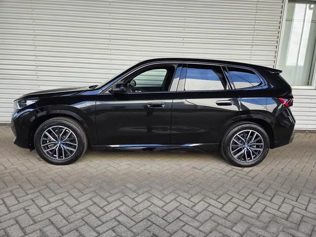 BMW iX1 xDrive30 67 kWh M Sport Edition