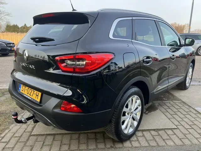 Renault Kadjar 1.2 TCe Intens / Trekhaak / Keyless / Cruise / Climate / Camera / Applecarplay - Andr...
