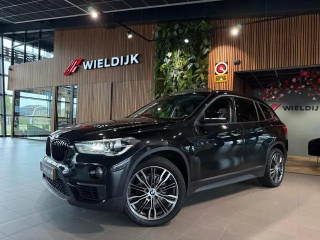 BMW X1 sDrive18i High Executive Head up pano schuif