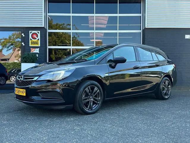 Opel Astra Sports Tourer Business Edition, Airco, Camera, CarPlay, Cruise, Trekhaak, DAB, PDC