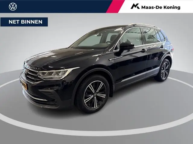 Volkswagen Tiguan 1.5 TSI 150pk DSG Elegance · Camera · Apple/Android Car Play · Stuur- & Stoelverwa...