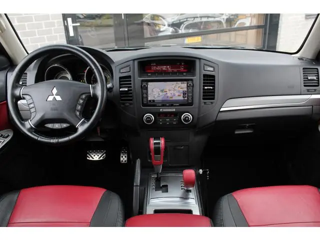 Mitsubishi Pajero 3.2 DI-D Instyle Side Window Van / Leer / Stoelverwarming / Marge