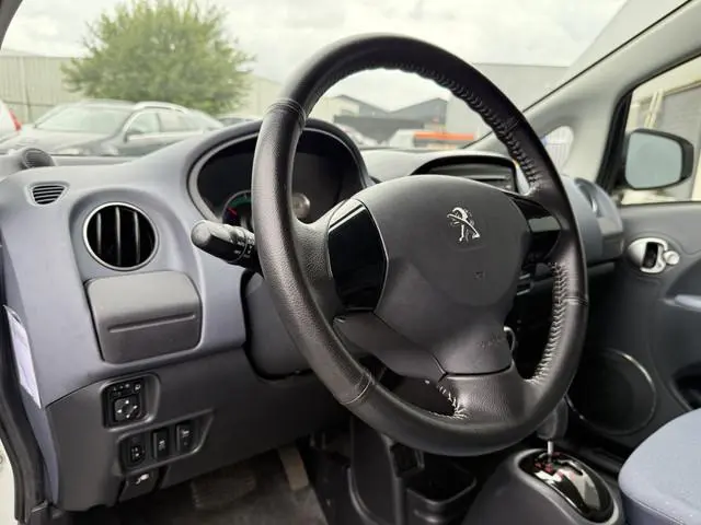 Peugeot iOn