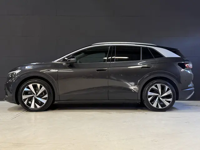 Volkswagen ID.4 First 77 kWh | SOH 90% | Apple Carplay | Elek. Trekhaak | Stoelverwarming | Camera