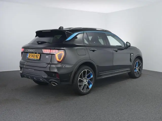 Lynk & Co 01 1.5 | ACC | 360 Camera | Zwarte hemel | Pano | Stoelverwarming |
