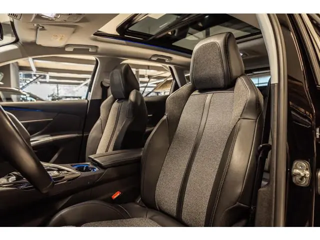 Peugeot 3008 1.2 PureTech Blue Lease Premium Avantage | Schuifdak | Memory Seats