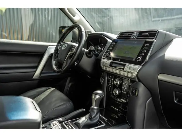 Toyota Land Cruiser 2.8D-4D | 204 PK | 4X4 | Vol Opties | Automaat | Luchtvering | 360° camera | Ada...