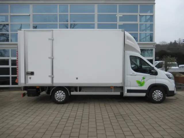 Maxus Edeliver 9 L4 65 kW/h Bakwagen + DHollandia Laadklep + zij-deur