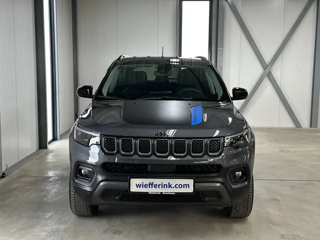 Jeep Compass 4xe 240 Plug-in Hybrid Electric Trailhawk