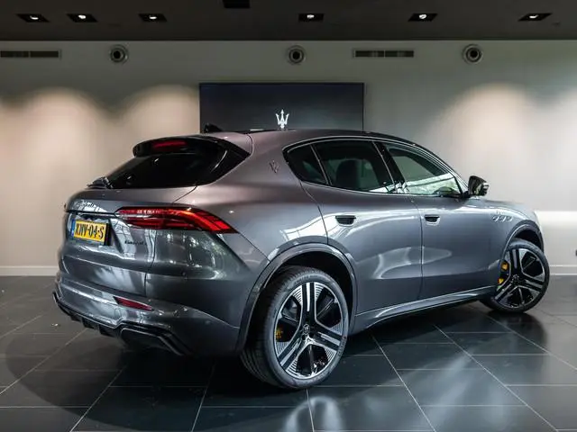Maserati Grecale AWD Folgore 105kWh | 550pk | panoramadak | 360 camera | sonus faber geluid systeem