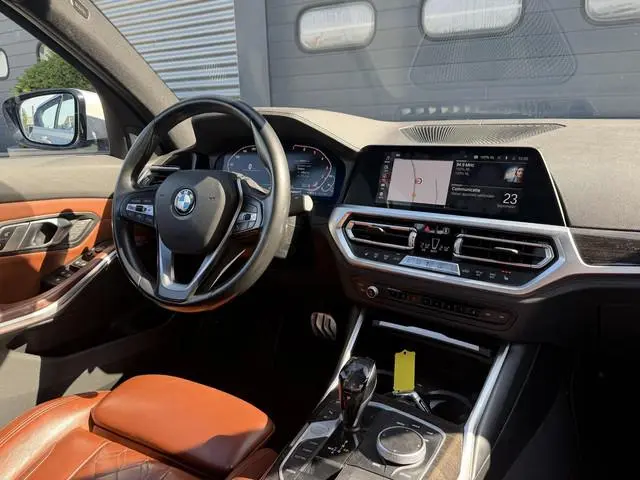 BMW 3-serie 330e High Executive | Camera | Navigatie | Memory Stoelen | Lederen Bekleding | Stoelver...