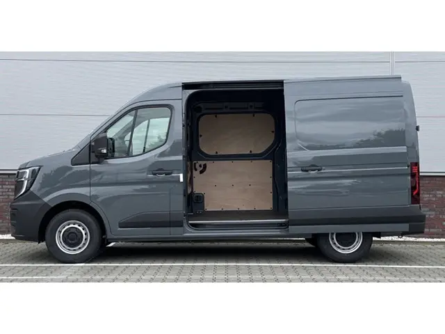 Renault Master T35 2.0 dCi 130 L2H2 Advance Camera / Laadruimte betimmering / Trekhaak / All season